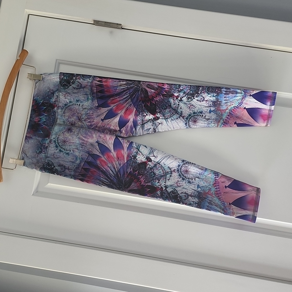 Evolution And Creation Active Capri Workout/Yoga … - image 7